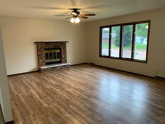 5th image of 5601 W 32nd St