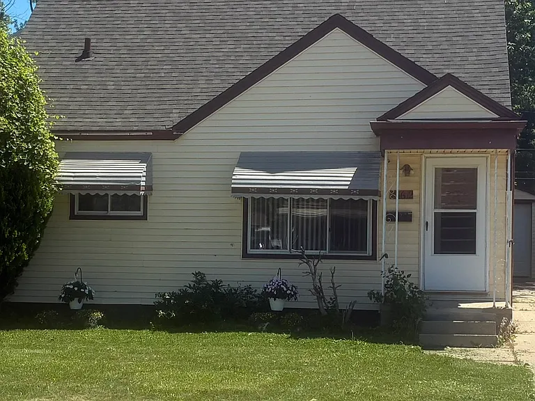 24612 Lauren Ave — Photo 2