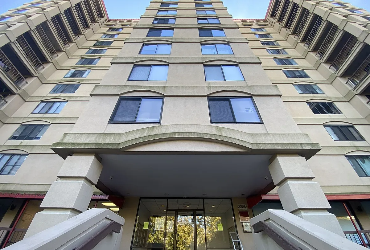 Building Photo - 1600 Park Cir #714