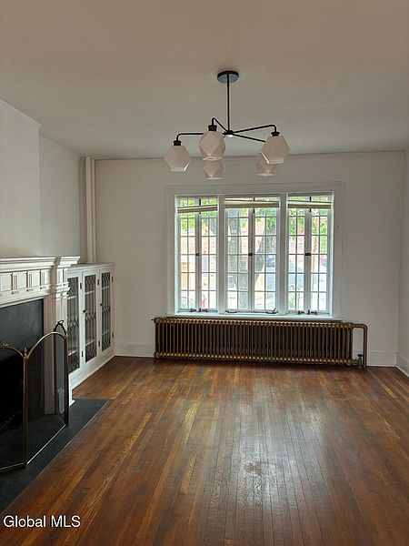 5th image of 140 Chestnut Street