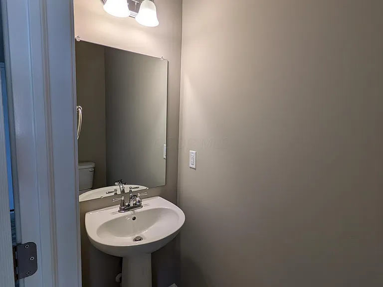 9013 Hawk Hill Way — Photo 16