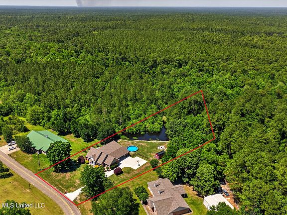 2nd image of 15452 Village Cir