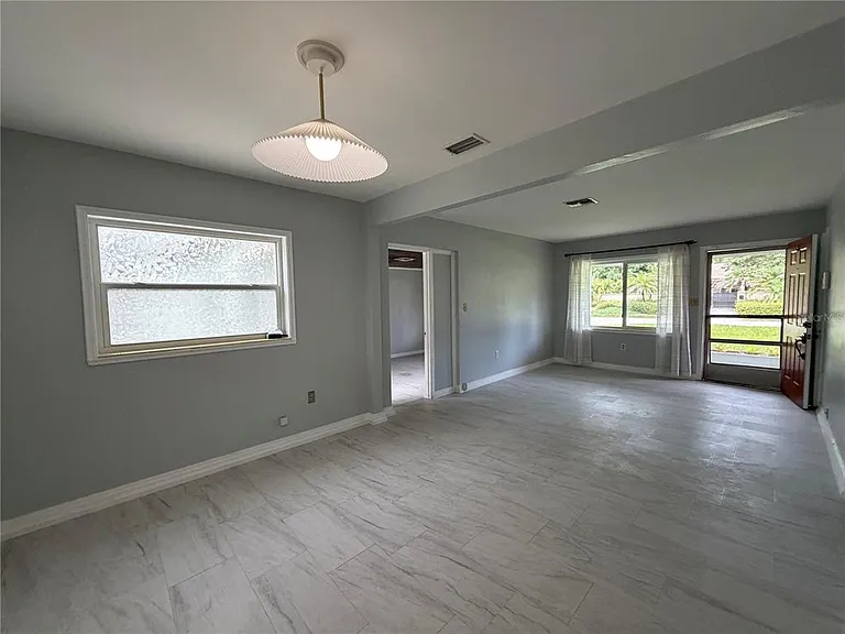 710 Winthrop Pl — Photo 18