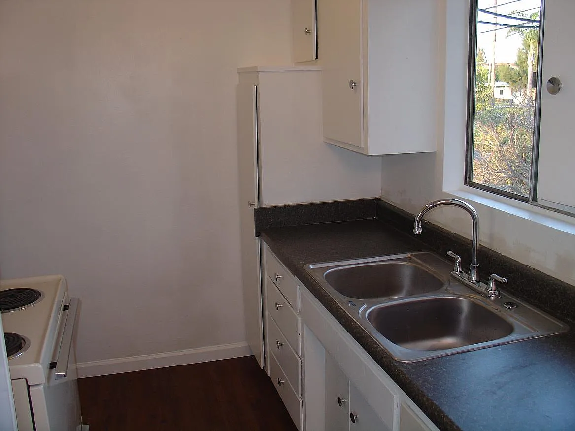 1 bed, 450 sqft, $1,850 — Photo 2