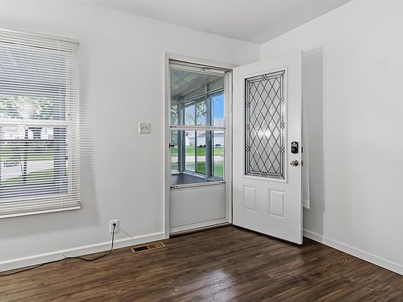 5th image of 1809 W Westlea Dr