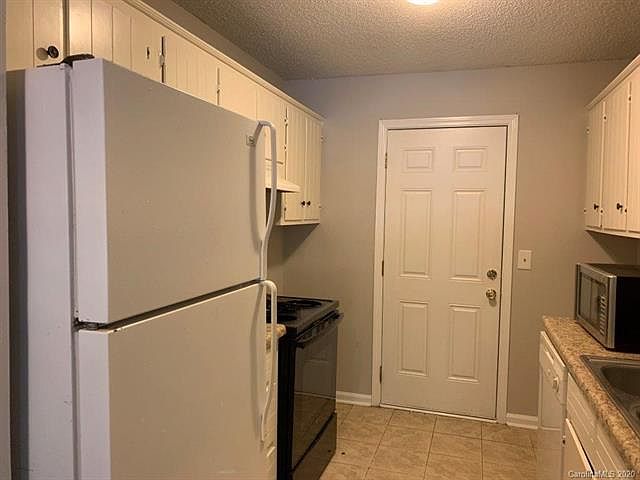 2nd image of 2611 Holton Ave APT 3