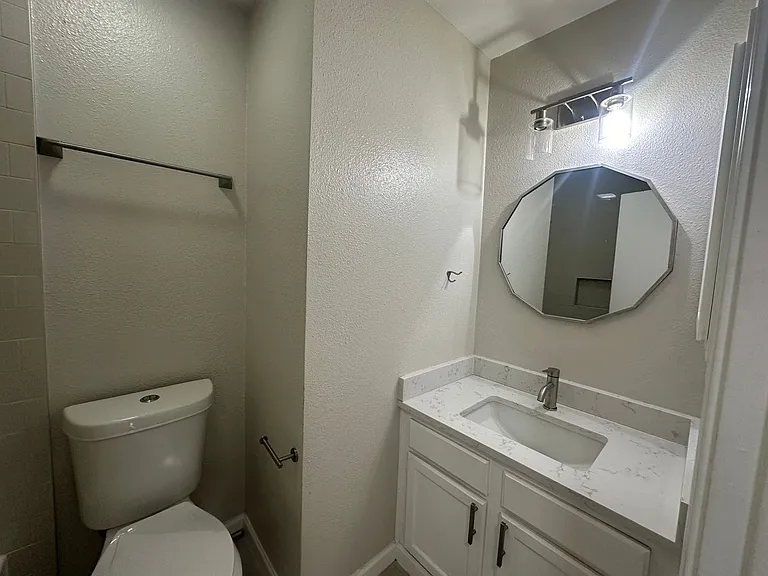 7814 Bob White Dr — Photo 21
