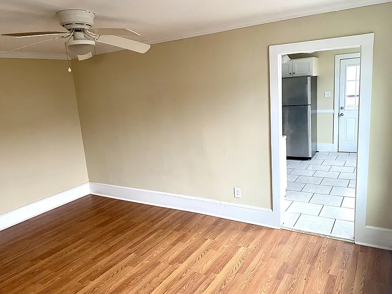 19 Center Streetsingle Family — Photo 23