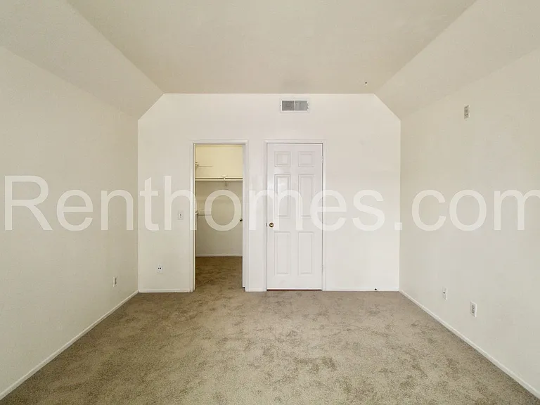 510 Camino De La Reina #104 — Photo 13