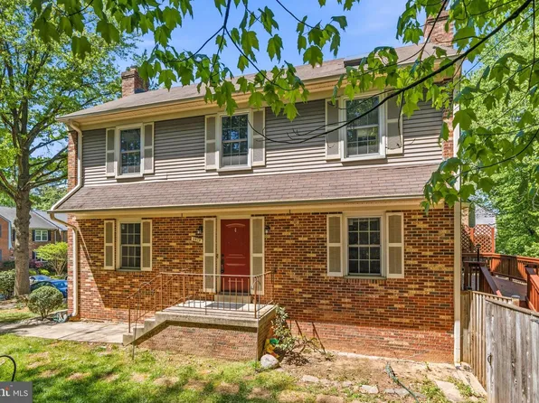 3979 Burning Bush Ct, Fairfax, VA 22033
