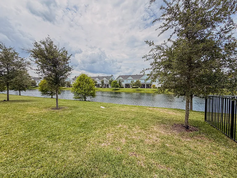 421 Boracay Cir — Photo 24