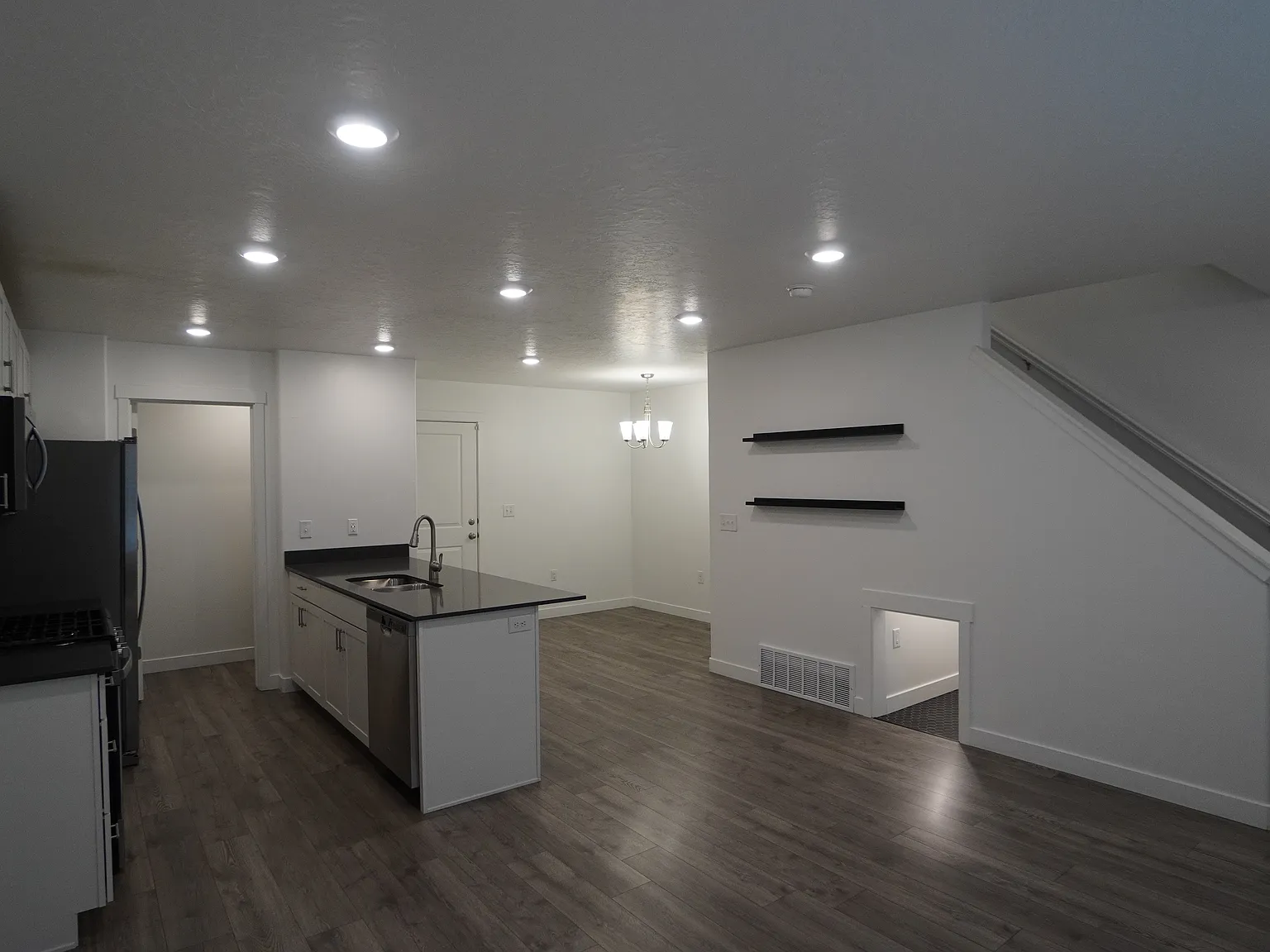 Modern Townhome in Layton - 942 E Thunderbolt Ct. — Photo 4