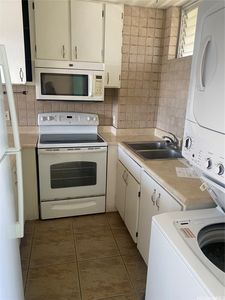 1555 Pohaku St APT B501, Honolulu, HI, 96817