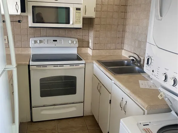 1555 Pohaku St APT B501, Honolulu, HI 96817