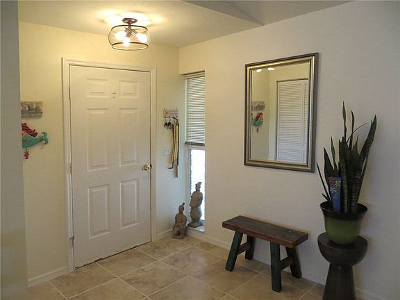 4th image of 675 W Lake Jasmine Cir Unit 675-207
