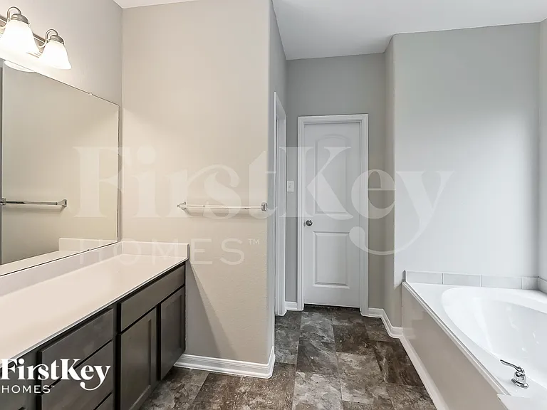 15319 Kinord Run Dr — Photo 8