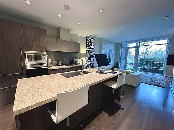 1618 Columbia St, Vancouver, BC V5Y 0B6