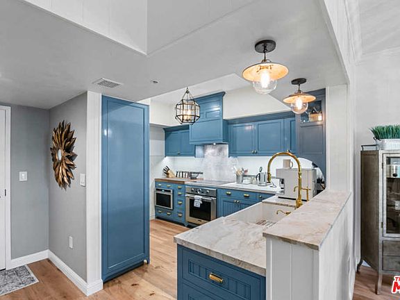 5th image of 13700 Marina Pointe Dr Unit 325