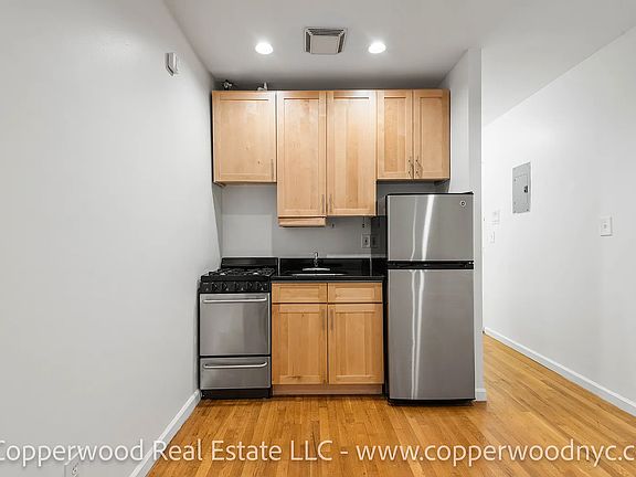 3rd image of 444 E 81st St APT 11