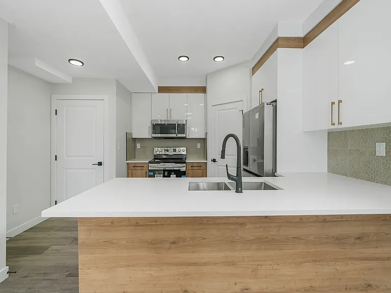 12021 95a St NW — Photo 24
