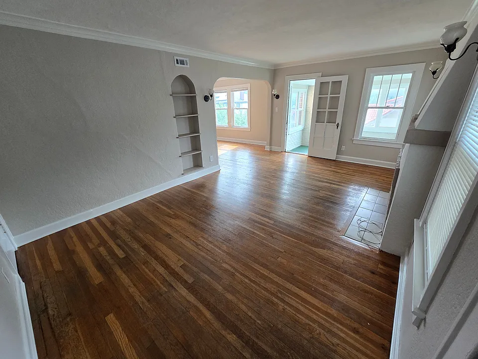 1507 E 50th Ter #MAIN