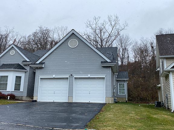 3rd image of 27 Bluffs Ct #27