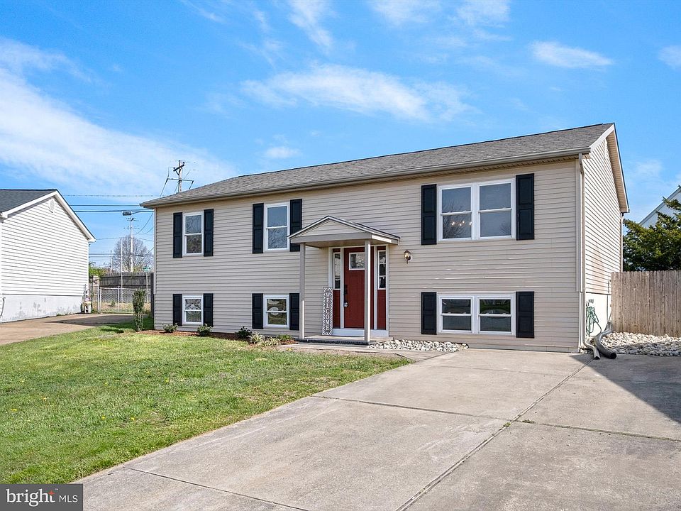 1st image of 19 Courtland Cir