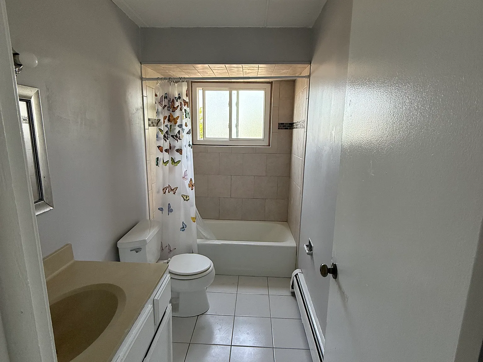 1 bed, 950 sqft, $1,450 — Photo 4