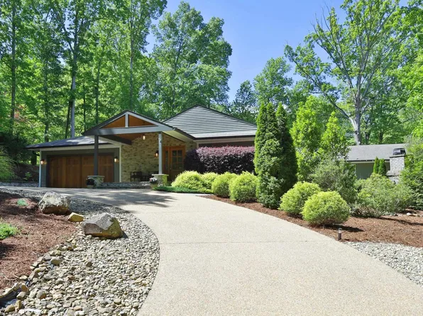 490 Bayberry Dr, Chapel Hill, NC 27517