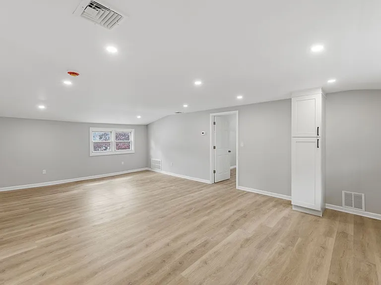 341 Diamond Bridge Ave #2 — Photo 2