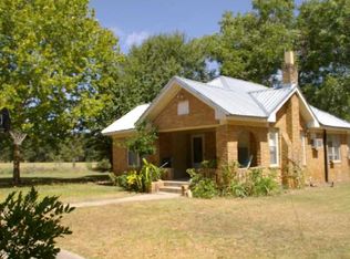 1718 Old McDade Rd, Elgin, TX 78621