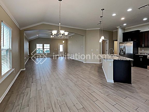 5th image of 618 Shetland Dr