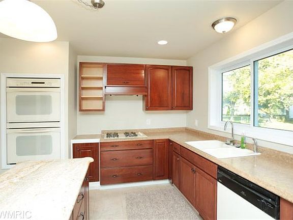 2nd image of 2524 Corlot St