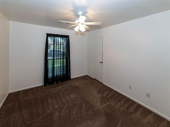 3rd image of 717 Academy Ln