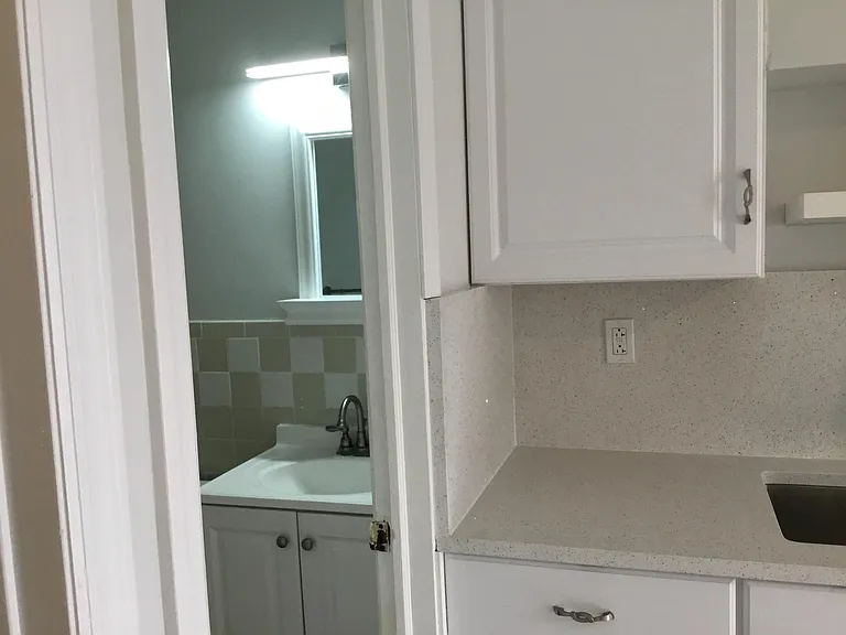90 Union Ave — Photo 9