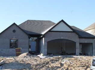 21962 Brantingham Rd, Macomb, MI 48044