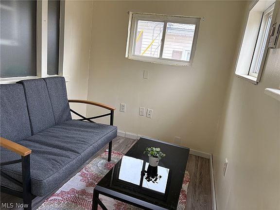 3rd image of 316 Bank Ln SE