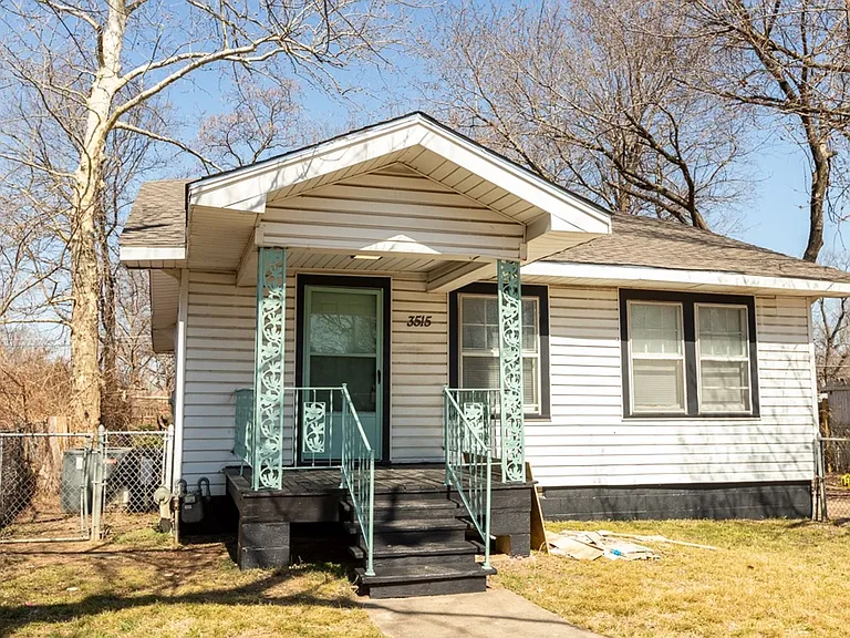 3515 E King Pl — Photo 37