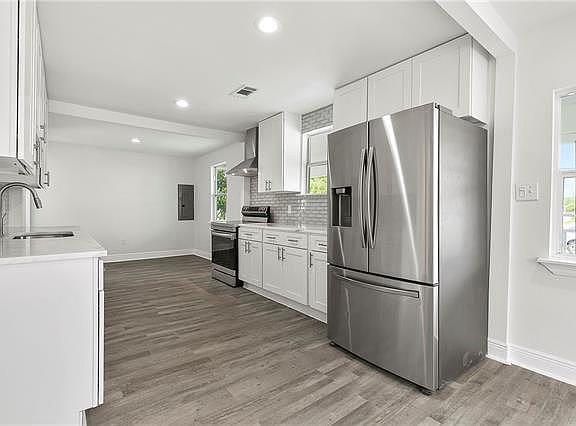 5th image of 4845 Tulip St