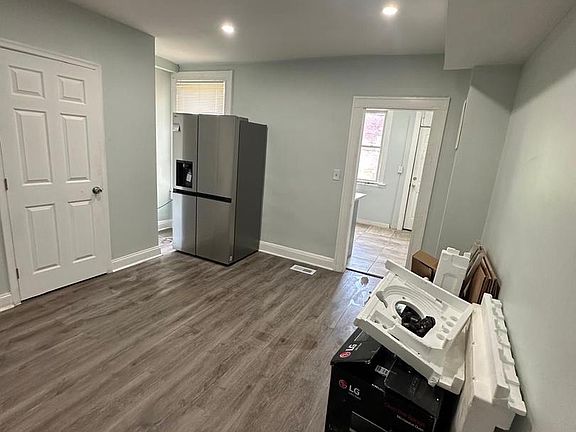 5th image of 3045 Mathews St