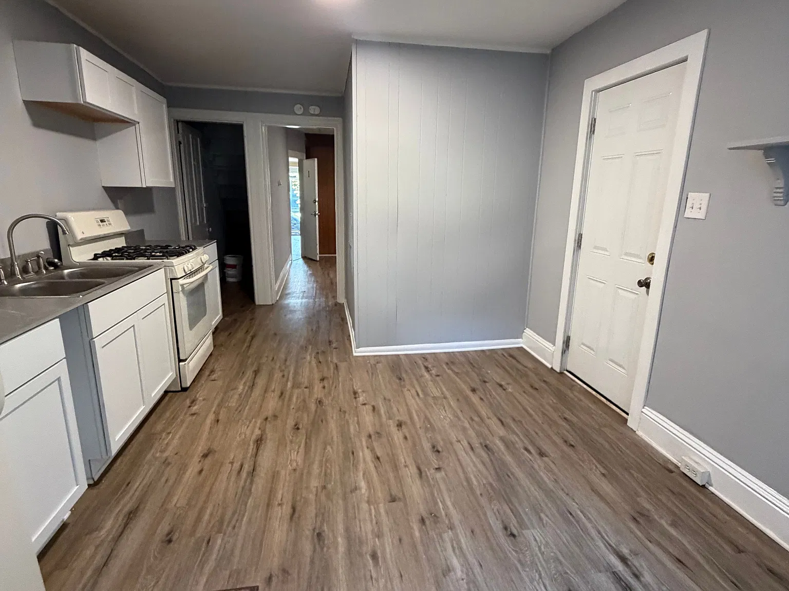 1 bed, 100 sqft, $945 — Photo 2