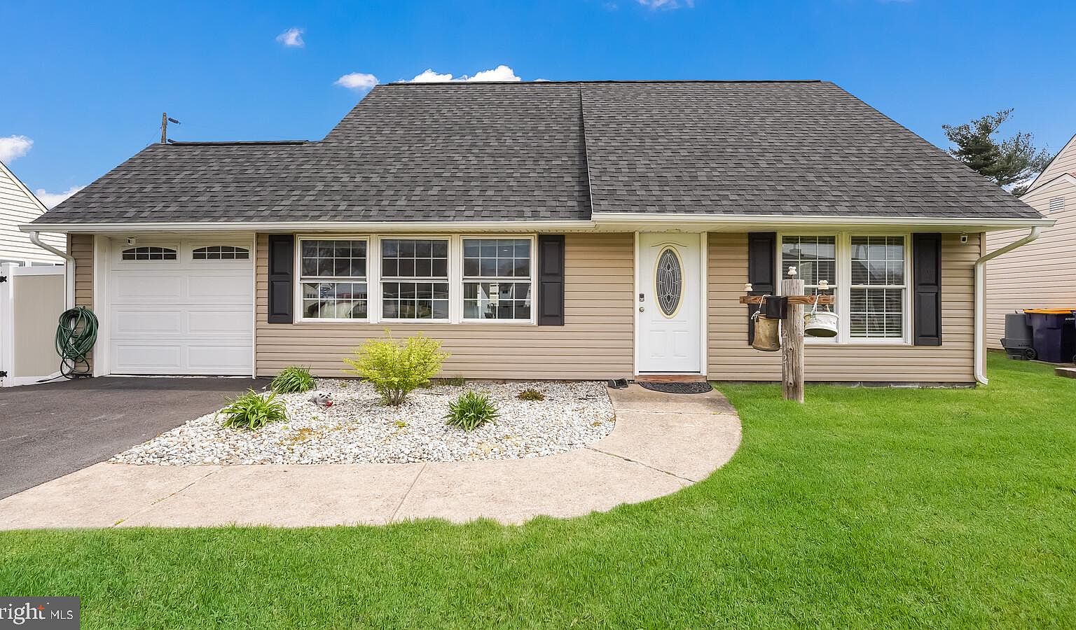 212 Kenwood Dr S, Levittown, PA 19055 Zillow