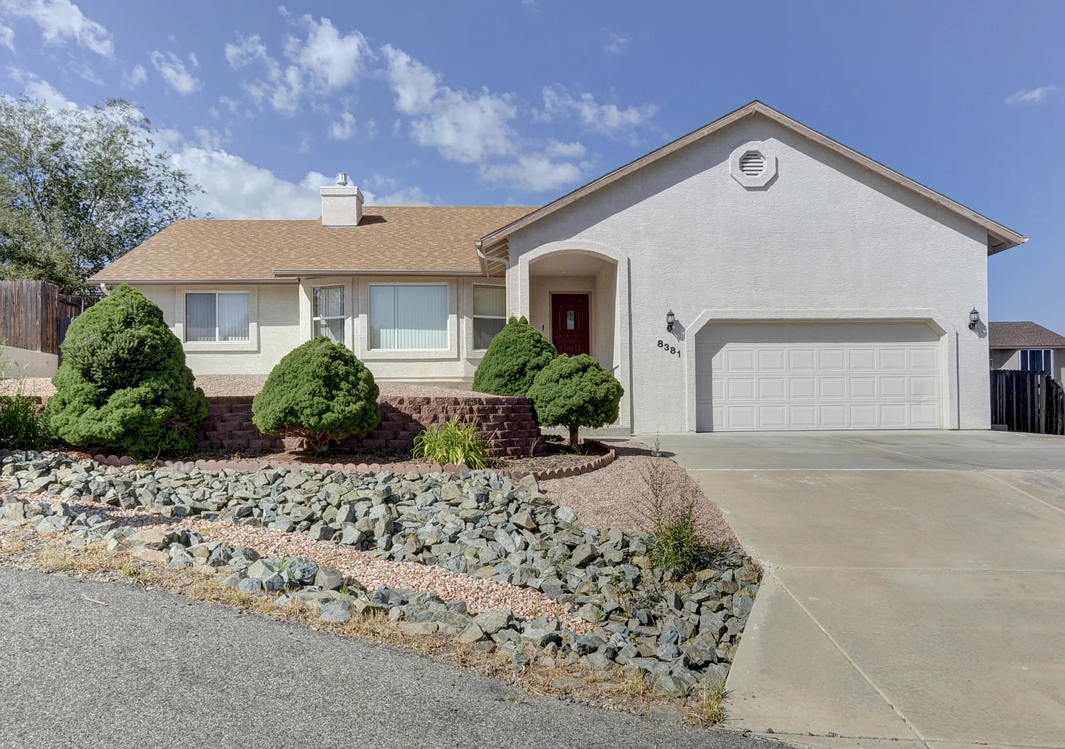 3 Bedroom, 2 Bath Home in Prescott Valley! — Photo 1