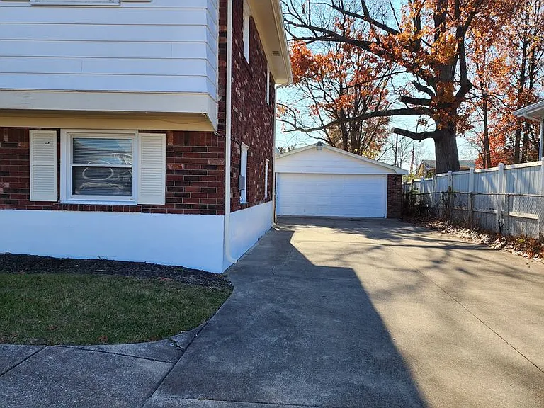 4306 Shady Villa Dr — Photo 2