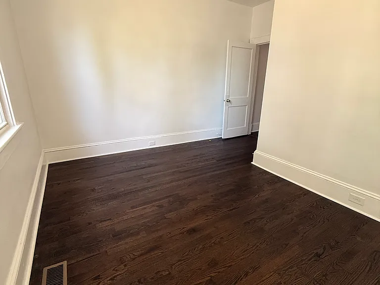 218 Suffolk Ave #218 — Photo 12