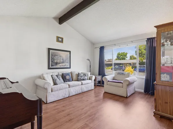 1834 Oak Bluff Way, Sacramento, CA 95833