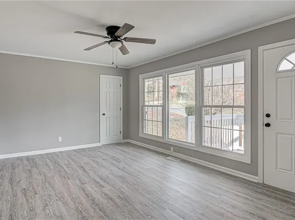 1314 Victory St, Greensboro, NC 27407