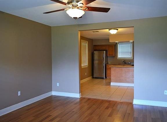 3rd image of 2417 Lyndell Dr
