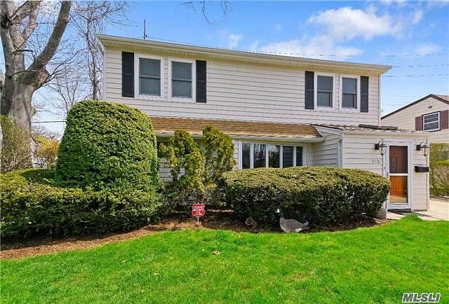 1st image of 390 Chestnut Dr