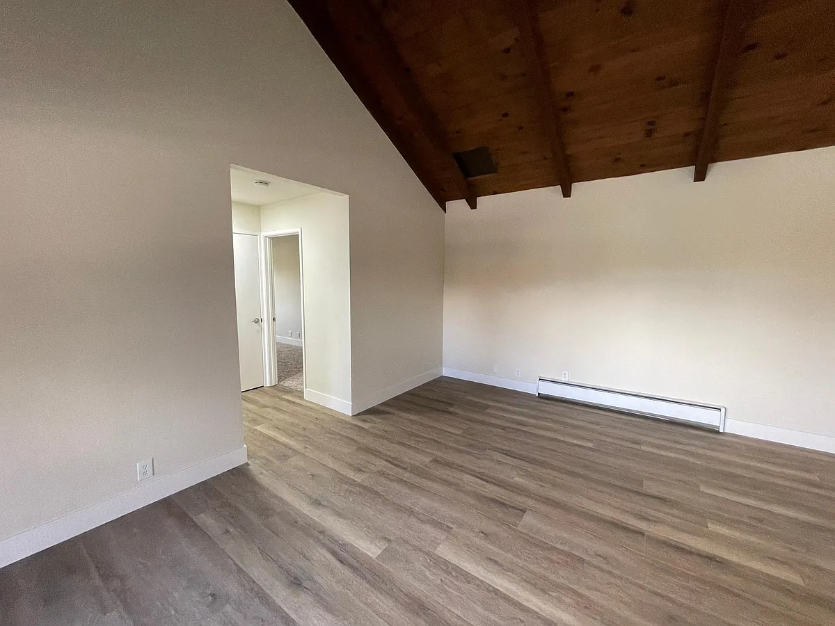 Building Photo - 607 Timberpine Ave #2